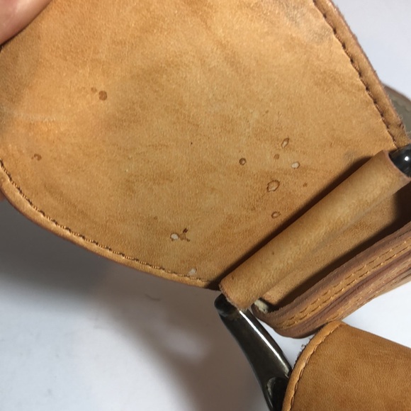 Details Leather Belt with Peg and Loop Closure - Picture 10 of 11